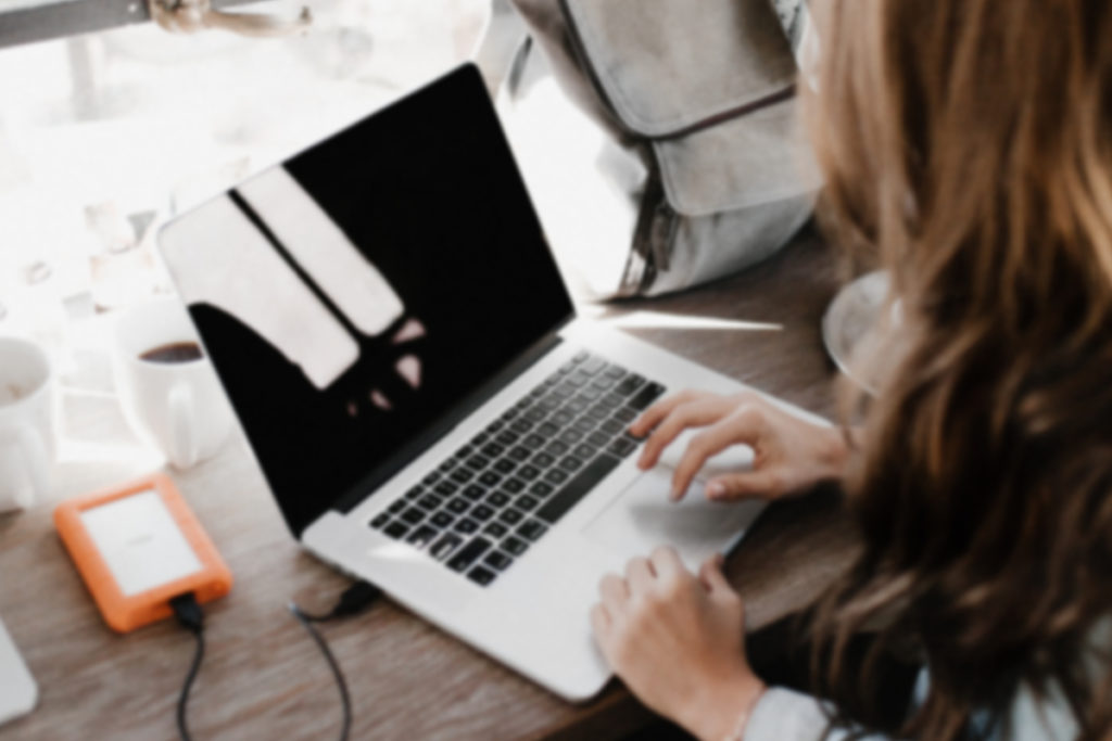 onlineLaptop